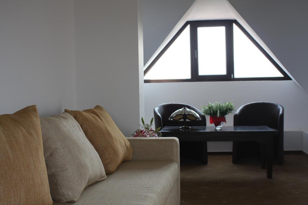 Pensiunea Clasic Curtea de Argeş Chambre photo